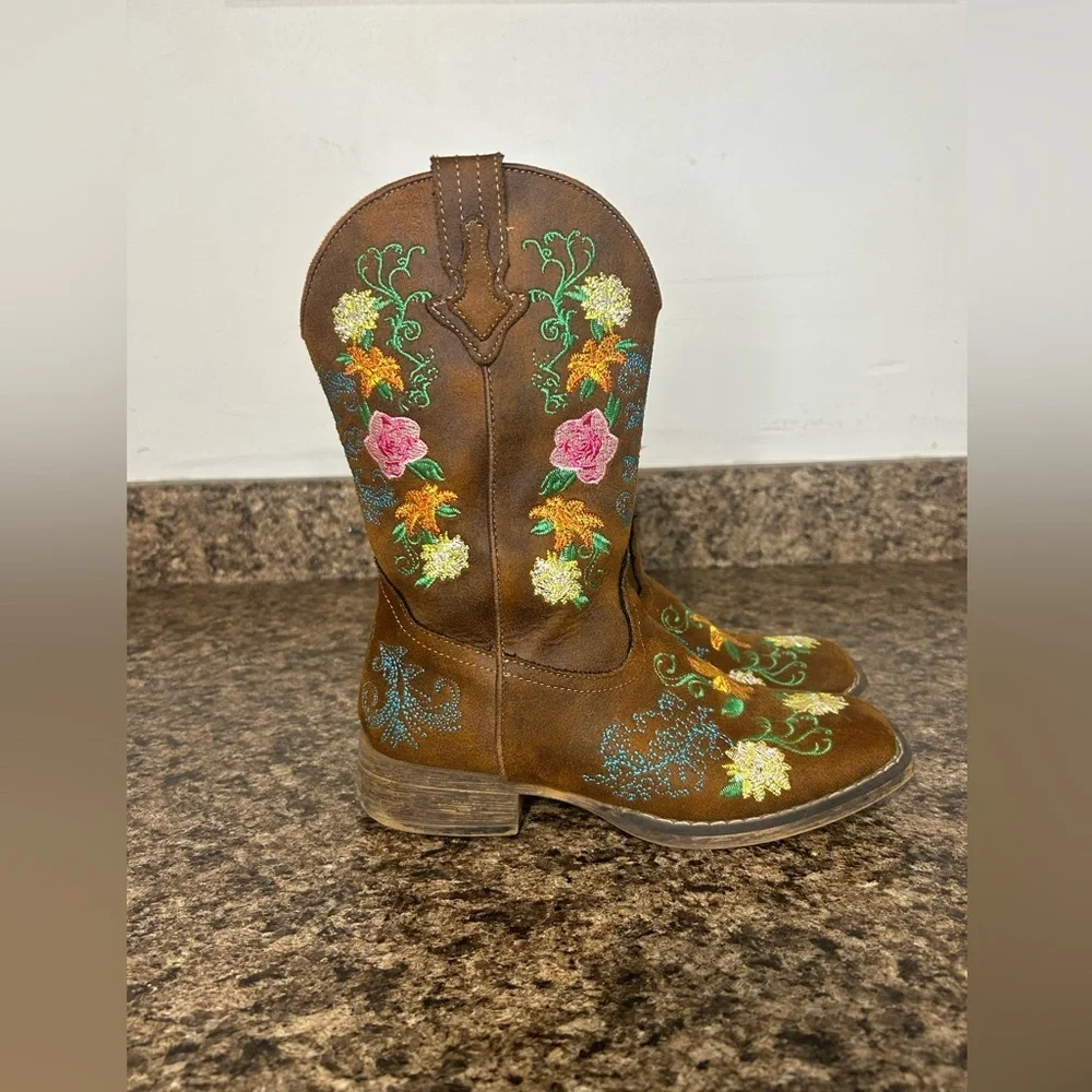 LITTLE GIRLS COGNAC FAUX LEATHER SQUARE TOE - Picture 1 of 7